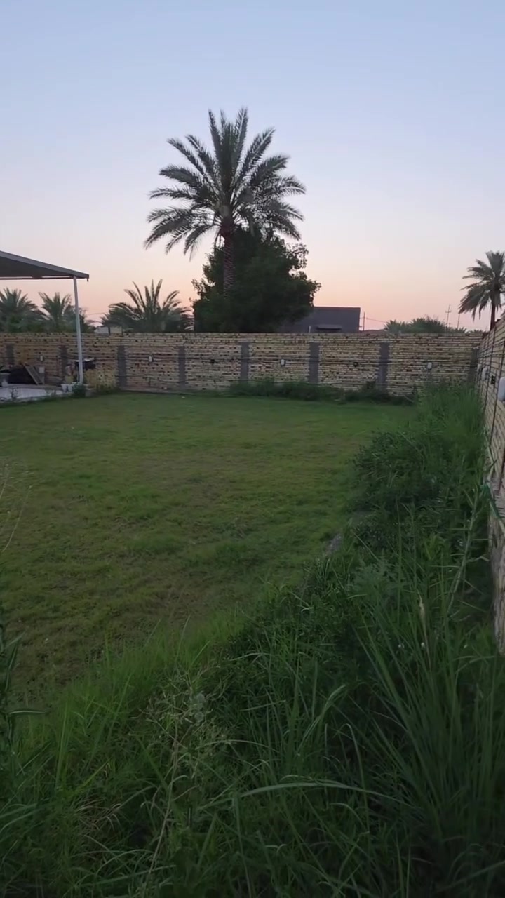 *🏡 قطعة أرض للبيع  ب - سياحي | 1200م² | قرية المزیدیة*
مع دار بيها. جاهز للسكن 

*العنوان:*  
قرية المزیدیة - قرب مرقد الإمام أحمد الحارث "عليه السلام"  
موقع مميز، هواء نظيف، وهدوء + قريب على المرقد للزوار

*المواصفات:*
- المساحة: *1200 متر مربع* 
- نوع السند: *طابو زراعي سند 25/سياحي* -تحويل مباشر 
- كهرباء وماء واصل للقطعة  

*مميزات الموقع:*
✅ قرب مرقد الإمام أحمد الحارث - مناسب جدا 
✅ منطقة هادئة جداااا  
 - للجادين فقط  

*للتواصل والاستفسار:*  
📞 اتصل/واتساب: [***********]  
أو راسل خاص
