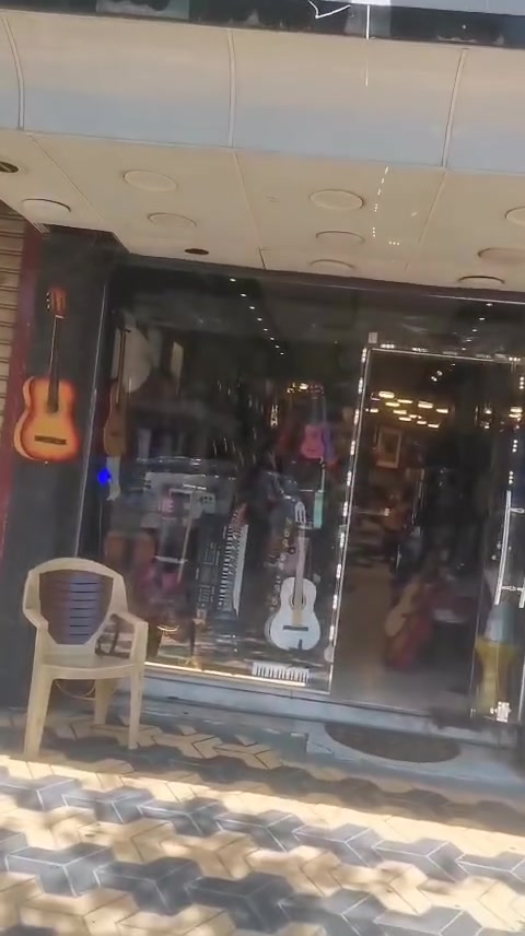 السلام عليكم..يعلن مركز گلگامش للموسيقى بدا دورات تعليم الموسيقى بيانو اورگ جيتار سولوچيتار بيز .درامز.عود .كمان.  تحت اشراف اساتذه مخترفين للتسجيل اتصل *********** الاعظميه راس الخواش مقابل بانزين خانه
