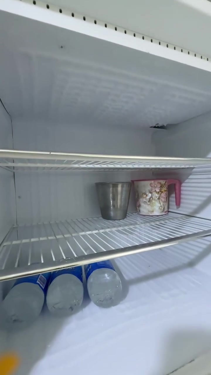 للبيع ثلاجه جيبسون 23قدم  صالنه سنه ونص من ماخذيها تجميد ونضافه فول تجي تفحص وشوف يالله تاخذها وتوصل باب بيتك  سعرها 450وبيها مجال مستعجلين ع بيعتها لأغرض الانتقال إلى محافضه اخره للاستفسار ***********ورقم بي واتساب مكانه شافعيه ام عباسيات
