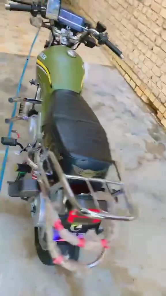 دراجه تايكر موديل 25 باب أول لون زيتوني كهربائية كله شغاله خير من الله مكان تقاطع ساده ‏‪***********‬‏ واتساب 
***********اتصال مراوس بسيفان. 25 أو 26 محرك اسود
