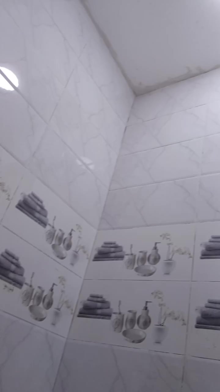 سلام عليكم خلفه سراميك وشغلنه درجه ولئ متفرغ حاليا تواصل برقم ***********

