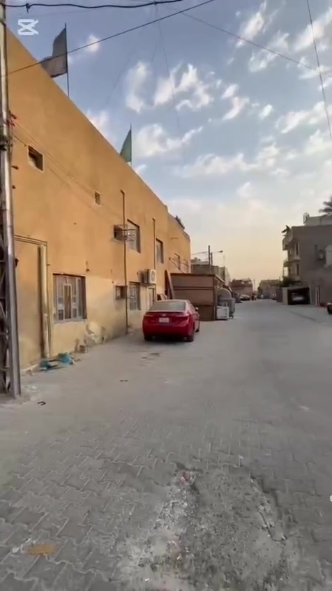 السلام عليكم دار للبيع في الف دار بظهر مدرسه شهيد جمال فاضل
مساحه  ١٠٠م واجهة ٨ نزال ١٢
يتكون من طابقين طابق ارضي كامل خدمات 
طابق ثاني مشتمل 

للاستفسار ***********
