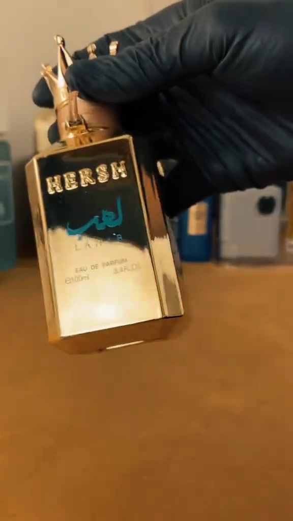 لمسه عطر 
عرض نار نار 🔥
عطر هريش لهب
فوحان وثباتيه خياليه
السعر نار🔥
25.000الف دينار 
توصيل. 5.000الاف دينار جميع محافظات
