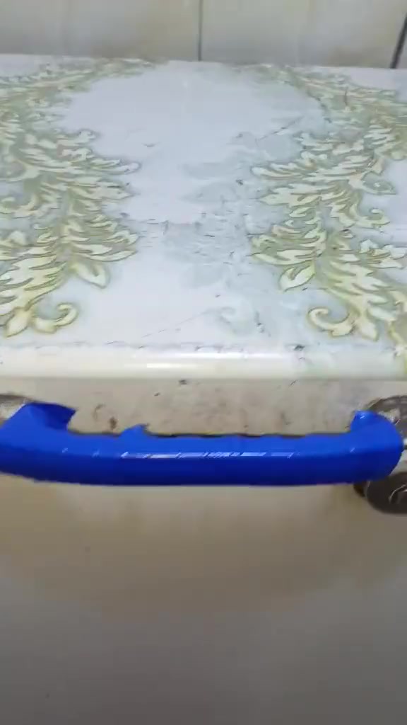سلام عليكم مجمده نضيفه مابيه تجميده يخبل سعره ١٥٠ مكان حي اور رقم الهاتف ***********
