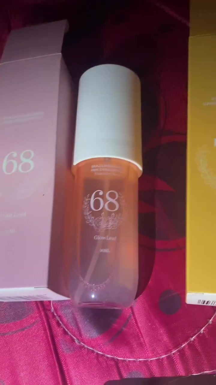 5️⃣ قُطع بخاخ مُعطر للوجه يستخدم لكَل أنواع البشره و٣ قُطع ميني حمره
يكَون سعره ٣٥ 
***********
