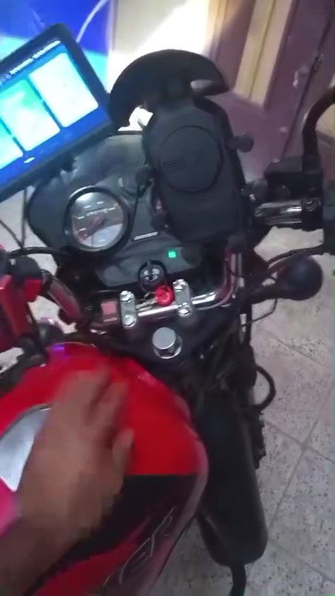 السلام عليكم بوكسر ٢٢مرقم سنويه  بعد بس استلام لوحات نقص راجز سلف كلشي شغال الدراجة نضيفه كلش مثل الصور واحلى السعر ١٧٥٠ للستفسار على الرقم ***********
