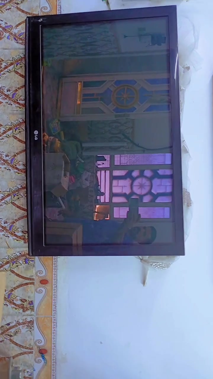 سلام عليكم بلازمه LGابيع عاطل الله شاهد ماماخذها لمصلحسعرها 75الف ***********
