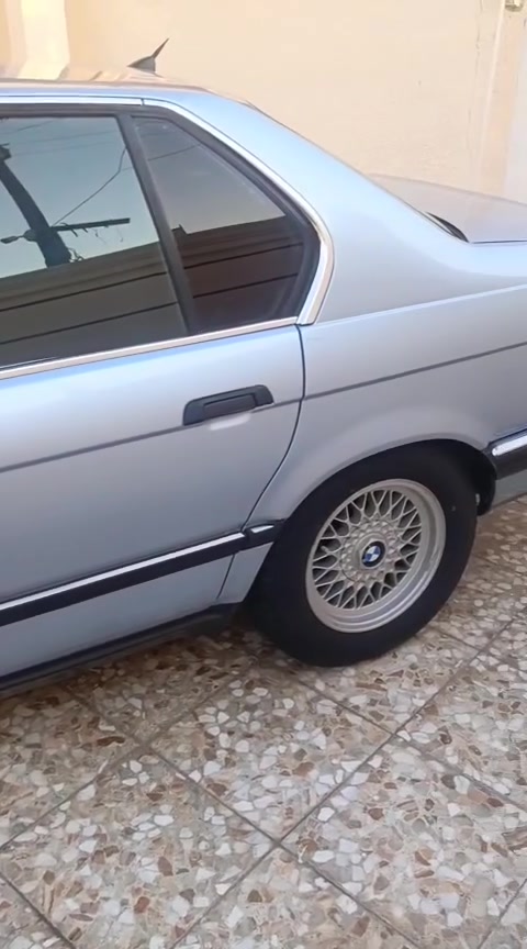 السلام عليكم للبيع بيم دبليو٧٣٠  ٨ سرندر موديل ٩١ مصبوغ للجماليةتبريد ثلج خير من الله سعر ٧٠ وبيه مجال للطيبين العنوان بغداد مال جناي ***********
