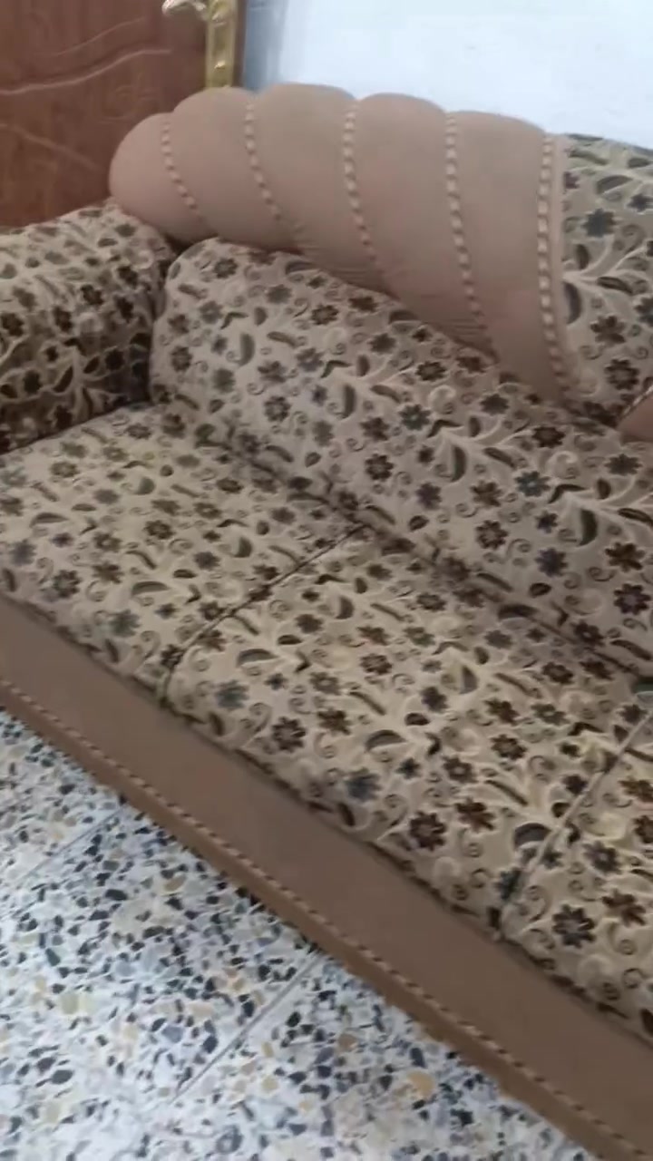 تخم للبيع كربلاء طويريج شارع ٤٠ تزكام ١٠ مقاعد اي كسر أو ضرر مابي نفس الي بصوره  ٢٢٥ ***********
