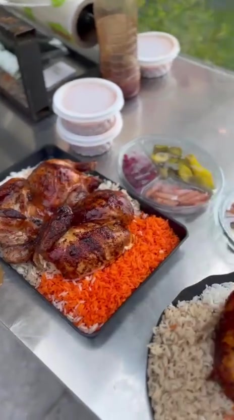 مجموعه مطاعم الزعفرانية فرع شارع المعهد قسم الدجاج المشوي 🐔🇮🇶🇮🇶🇮🇶 دجاجه وزن كيلو و600

صينيه دجاجه شوي كامله 12الف 
صينيه نص دجاج شوي #7الاف

مع كل طلب مروكات وخبز ومقبلات 3انواع تمن ✅🐔 

ارقام التوصيل واتساب ✅🛵☎️☎️ 
***********
***********

#الزعفرانية 
#دجاج
