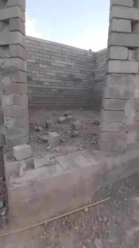 السلام عليكم هيكل للبيع الايوبي خلف البحوث الزراعيه واصل  كافه الخدمات ماء و كهرباء مساحه الكلي ٢٦٠ واجهيه 15 ونزال 17 سعر المطلوب 15 مليون ***********
