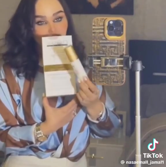 متوفر والسعر مغري
جمله مفرد
***********

نص مكتوب في الصور:
- 1/2 CLARA IRAQ COMPANY CLARAline BEAUTY & CARE تفتيح الأكواع قبل كريم التفتيح الدائم بعد يفتح ويرطب ويعمل على تجديد البشرة
- CLARA LINE BEAUTY & CARE كريم التفتيح الدائم يفتح ويرطب ويعمل على تجديد البشرة تفتيح الأكواع
- CLARA IRAQ COMPANY CLARALINE BEAUTY & CARE كريم التفتيح الدائم يفتح ويرطب ويعمل على تجديد البشرة تفتيح منطقة خط البكيني ملائم لكل انواع البشرة