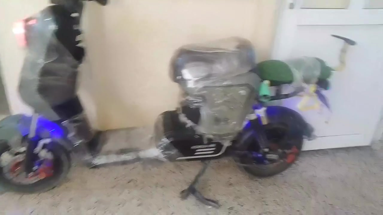 السلام عليكم ورحمة الله وبركاته شباب عندي هاي الدراجه للبيع الدراجه كلشي مابيها كلو شغال مابيها اي عطل السعر350بيها مجال العنوان موصل حي المنصور بالايمن للشراي يتصل على الرقم ***********الشراي يدلل وتدللون
