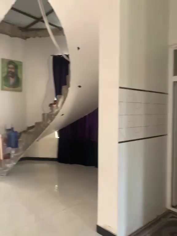 بيت البيع ٢٢٠متر
حي الزهراء خلف مضيف رواجح 
بناء طابوك كونكريت 
غرفتين وصاله ومطبخ وحمامات براني 
***********
@
