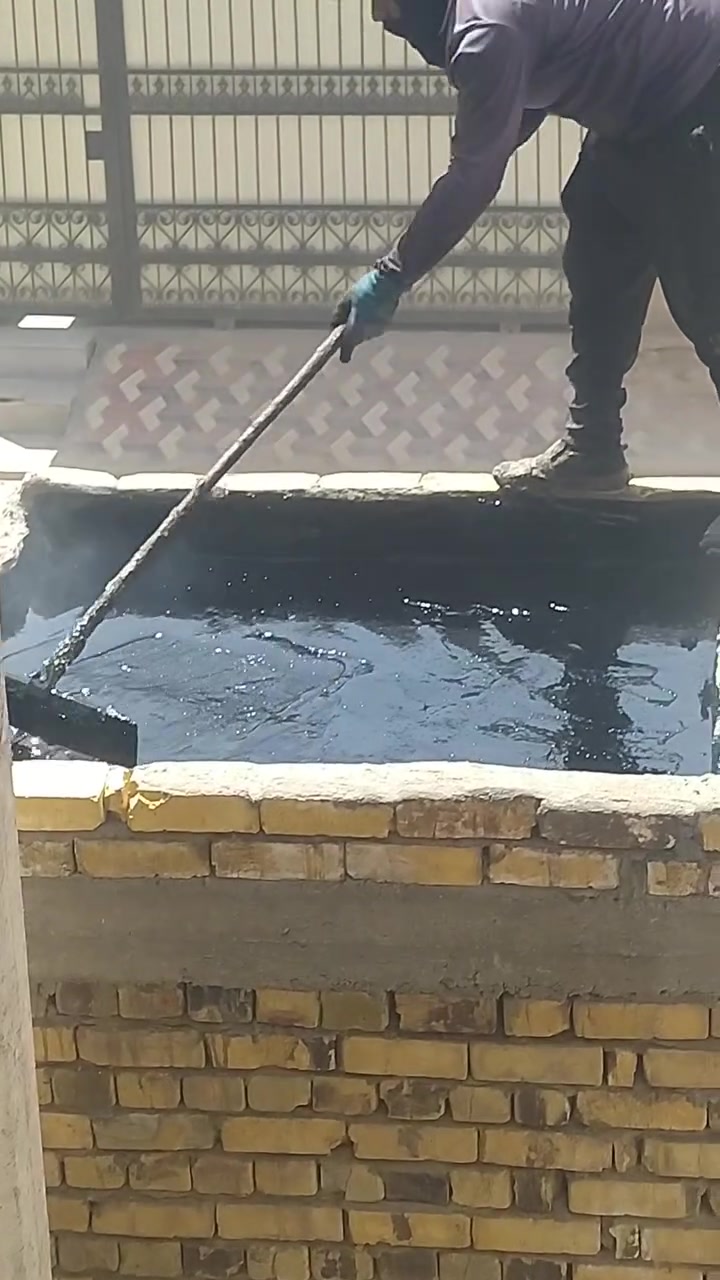 مستعدون لاعمال الزفت سطح رباط وبنايات والدور السكنيه العاليه  احمي بيتك من الرطوبه خطوات عمل مميزه من كادر متخصص يبدا من تنضيف السطح جيدا 
ورش السطح بمادة الفلانكوت تكون طبقه عازله وتسد مسامات 
ثم رش طبقة الزفت ثم رش الاسمنت
للاستفسار اكثر الاتصال او مراسلة الصفحه
*********** 
***********
***********
#مقاولات
#بناء
#مهندسين
#مقاولين
#بابل
#السياحي
#نجف
#كربلاء
