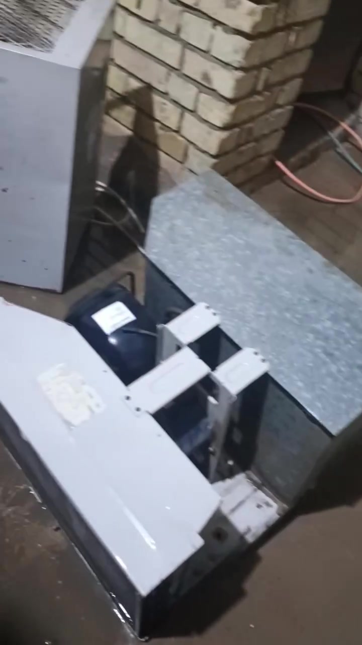 السلام عليكم مكيف 2طن سعودي بلادي علا وضع الشركة نضيف  حيل مغسول كامل بس شد  السعر 250 المكان ابو غريب مقابيل حليب بلادي للتواصل🤙 ***********
بي واتساب
