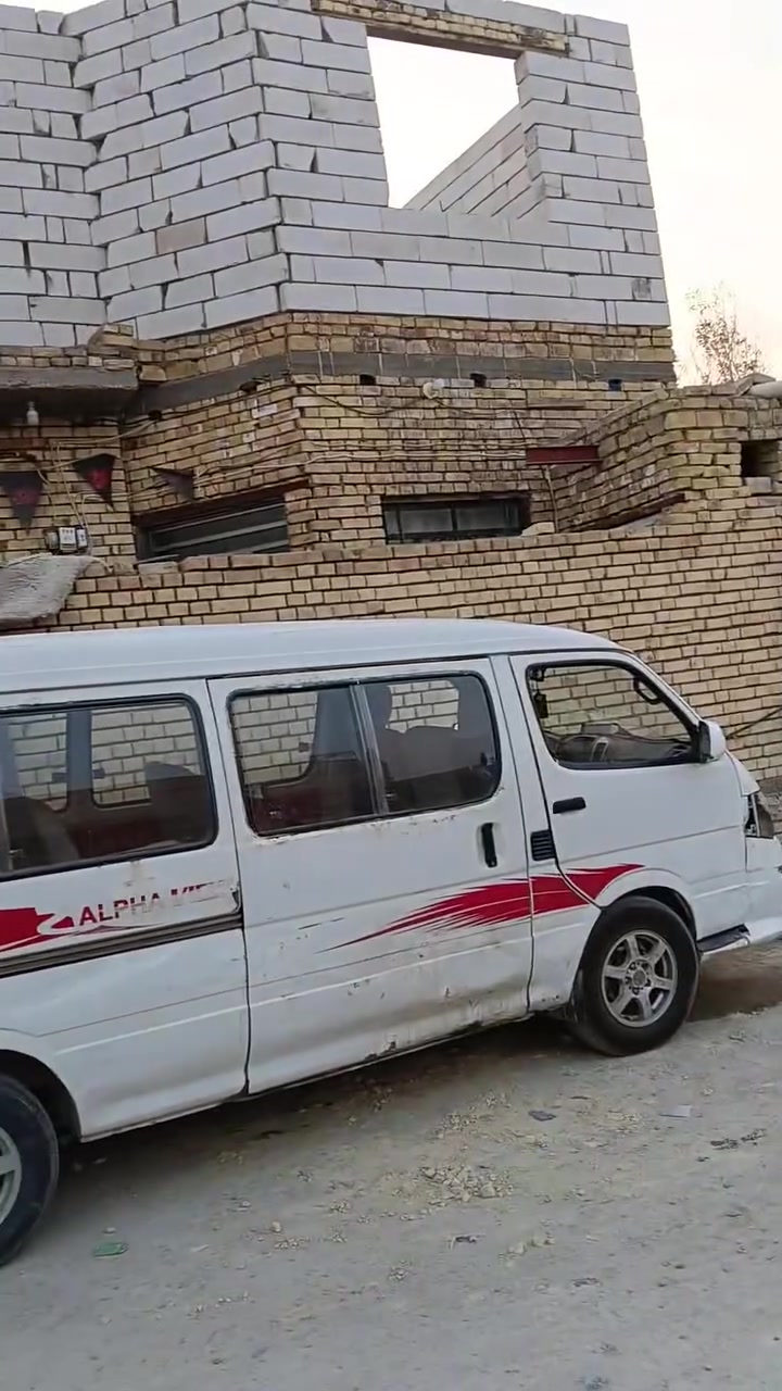 سلام عليكم بيت لبيع ناصريه بل صخيين طريق جامعه ذيقار  مساحته 210متر تفصيل بل فيدو شراي نتصل ***********
