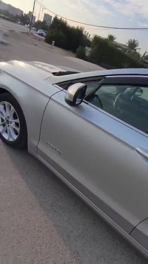 🚘 للبيع فورد فيوجن SE هايبرد – موديل 2019
رقم الشاصي والسونار ناشرهن

للتواصل : ***********
بي واتساب 
🔹 الفئة: SE Hybrid
🔹 المحرك: 2000cc هايبرد
🔹 الممشى: 95 ألف ميل تقريبًا / بحدود 150 ألف كم
🔹 السيارة هايبرد كاملة

🛠️ أضرار السيارة موضحة بالسونار كامل 
• ضرر بالبونيد
• ضرر بالجامليغ الأمامي جهة عكس السائق
• بارد بالجامليغ الخلفي
• طخطخان خفيفة، موضحة بالفيديو
• بمعلومات امريكا مابيها حالو هنا بالفحص كلي بيعة كم حالوبه اتوقع من ذبت حالوب هنا

✅ الشاصي مكفول: بس جهة الضربه سحبه خفيفه كلش معدل يعني بدون شاصي السياره .

✅ المكينة مكفولة
✅ الكير مكفول
✅ بطارية الهايبرد مكفولة
✅ منظومة الهايبرد/المحرك الهجين مكفولة

📹 الفيديو يوضح أضرار السيارة وحالتها بالتفصيل، والجاد يگدر يشوف كلشي بنفسه.

💰 السعر:  $  *********** 

📍 بغداد / الكرخ

السيارة مثل ما موضحة بالإعلان، وماكو أي إخفاء للضرر.

فئة SE 
كرسي كهربائي / الكير ماوس / الهاند بريك بصمة / كامرة خلفية / تحكم على المنحدرات / مستشعر وقوف / بصمة / شاشة مراقبة النقطة العمياء / نظام فرملة الطوارئ / ابل كاربلاي / وباقي المواصفات  
حالة التبريد ممتازة
