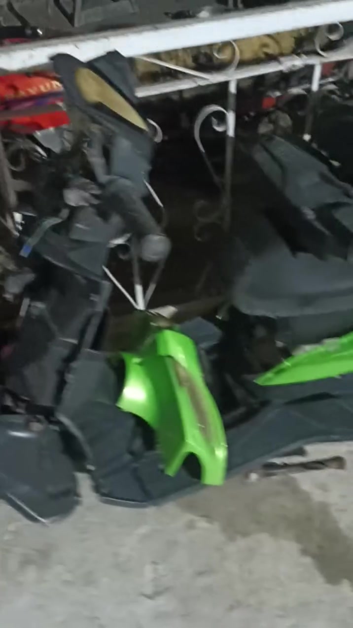 السلام عليكم غراض مال دراجه للبيع كبالك هذني كلهن جددد اليردهن بي خير ودلل  ***********
