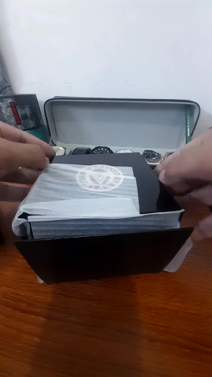 فالنتينو • كوارتز • ٤٤مم