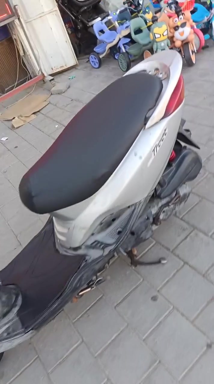 السلام عليكم للبيع دراجة بريز لايت ناصي دراجة كفالة عامة مكينة بلادية تأيرات نضيفة دبلات جديدة ما مفتوحة دراجة خير من الله مكفولة  شلعة معدل دراجة ما بية اي نقص المكان بغداد السعر خاص الشراي يتصل على هذا الرقم يوجد واتساب ***********
