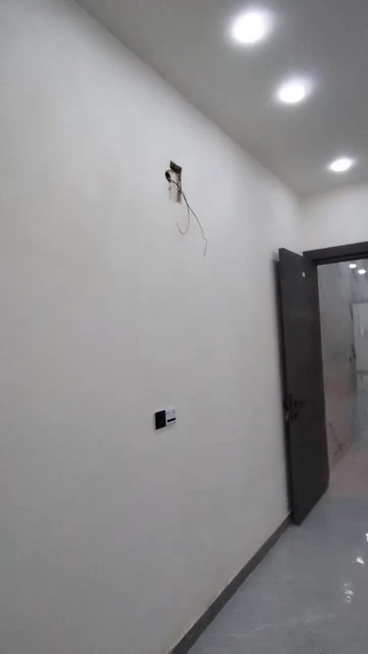 مشتمل للايجار مساحه ٨٤ زيرو يتكون من استقبال وغرفه نوم وحده ومطبخ وصحيات والموقع حي العامل ٨٠١قرب ملعب احمد راضي رقم الهاتف ***********
