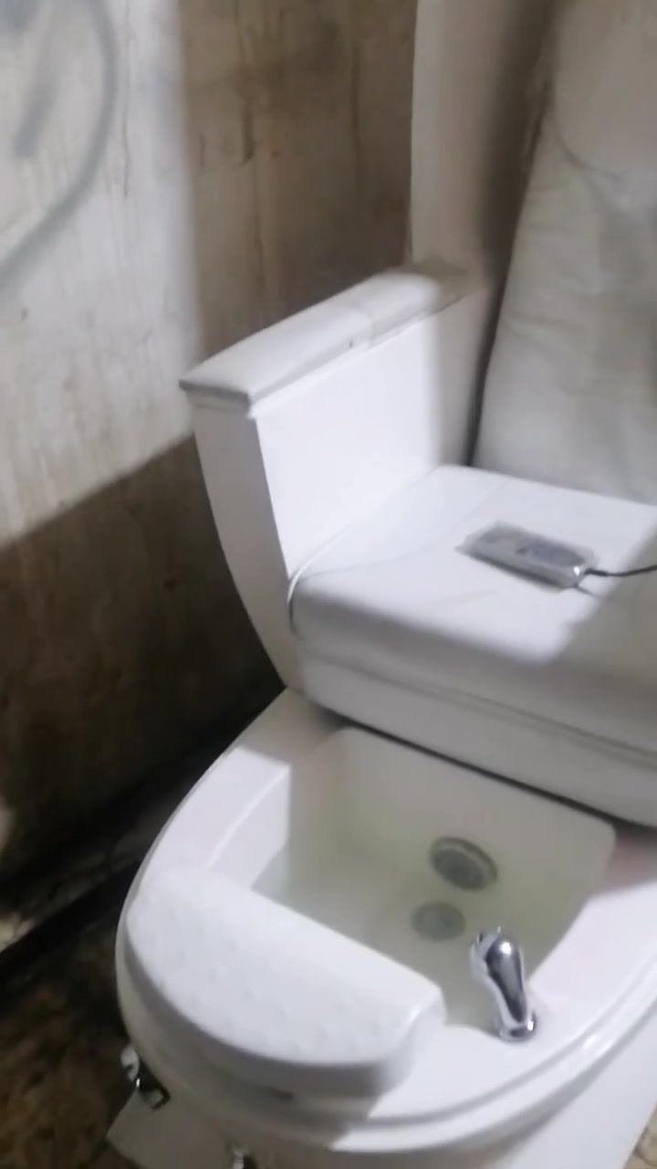 السلام عليكم كراسي قدم للبيع بغداد حي القاهره ***********
