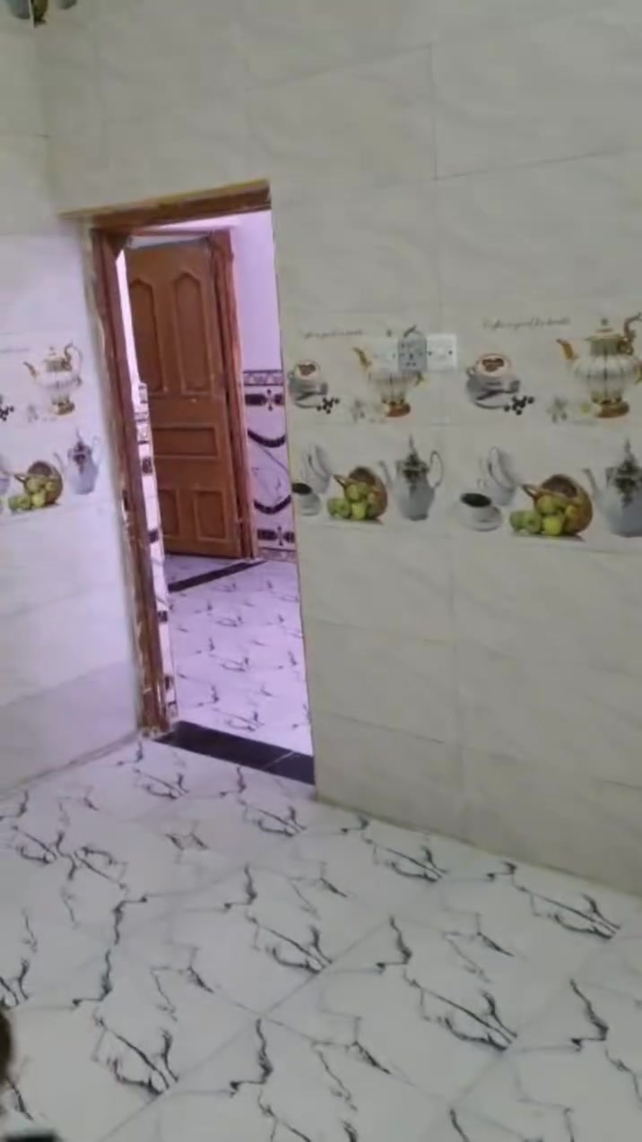 البصرة حي الأصدقاء • غرفتين • سيراميك وسكف