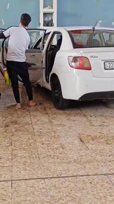 سلام عليكم سياره
 كيا ريو ٢٠١٢ بسمي
ضررها جاملغ ونص باب صبغ شاصي شويه معووج ومسحوب ومعدل يعني مايضر شي
سعرها 80 ورقه وبيها مجال شويه
***********
