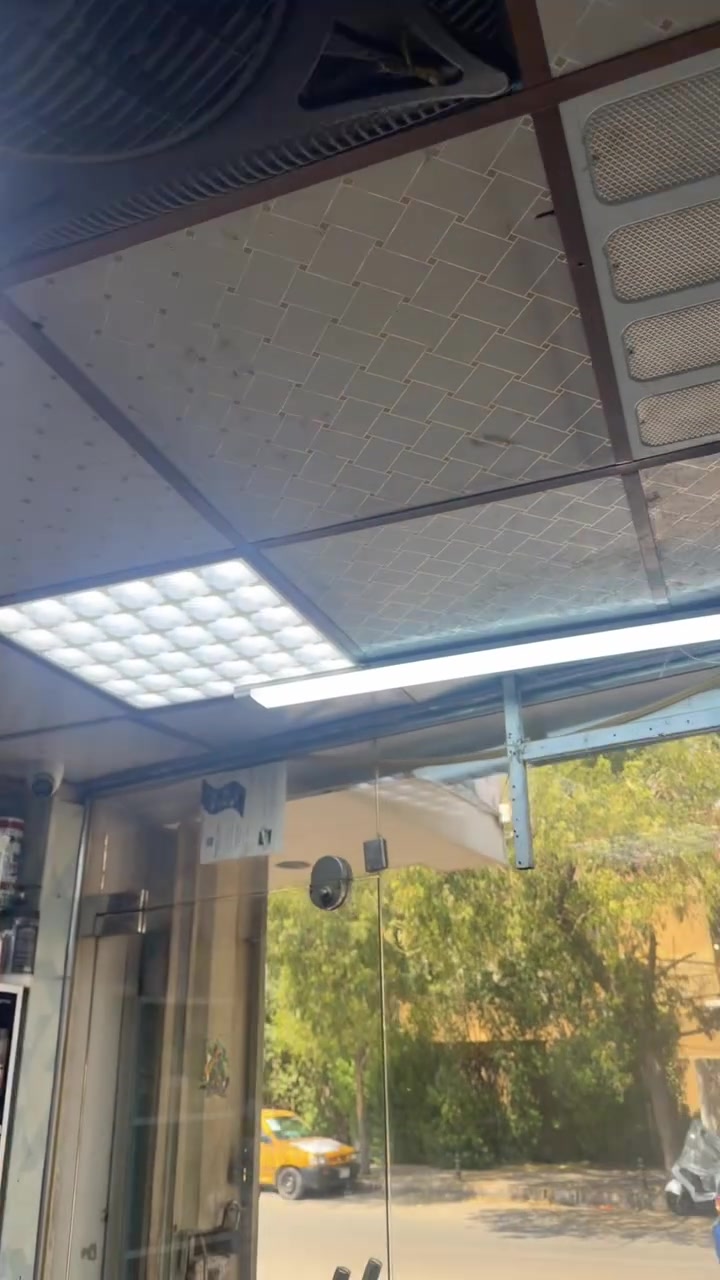 سلام عليكم اخواني لحلاقين محل اكمل للبيع ماعده لسبات  كراسي 3كلهن شغالات ورفوف 4 و 3مرايات ومسطبه وبخار وبلازمه كل لمحل للبيع  شلع مينباع مفرد شلع وبسعر كلش مناسب مكاني بغداد المشتل وهذه رقمي ***********

