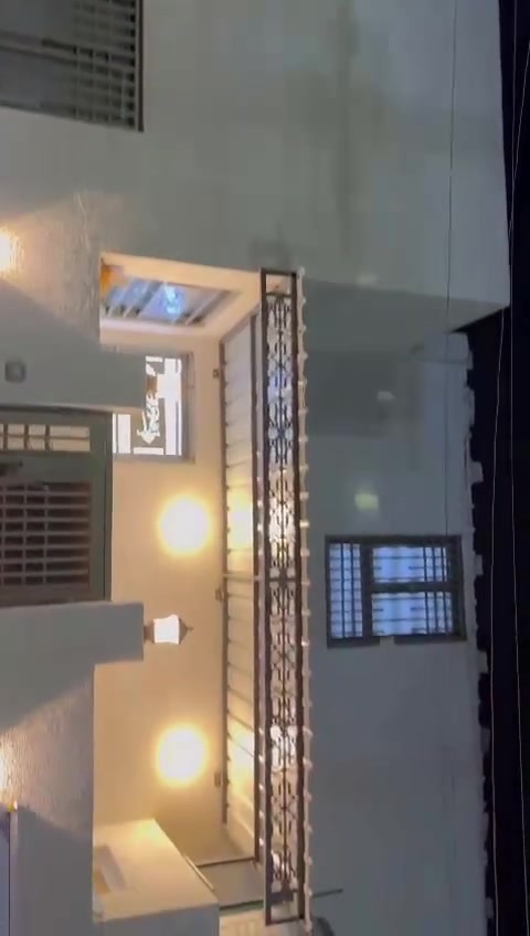 مشتمل ركن واجهه عشره طول عشره بناء جديد طابوق شبيابك المنيوم بيبان تفصال أصباغ أصليه كهربائيات درجه اولى العنوان حي الشرطة قريب محطة الكهرباء حسب ما موضح بالفيديو الاتصال بالرقم *********** السعر 125قابل للتفاوض
