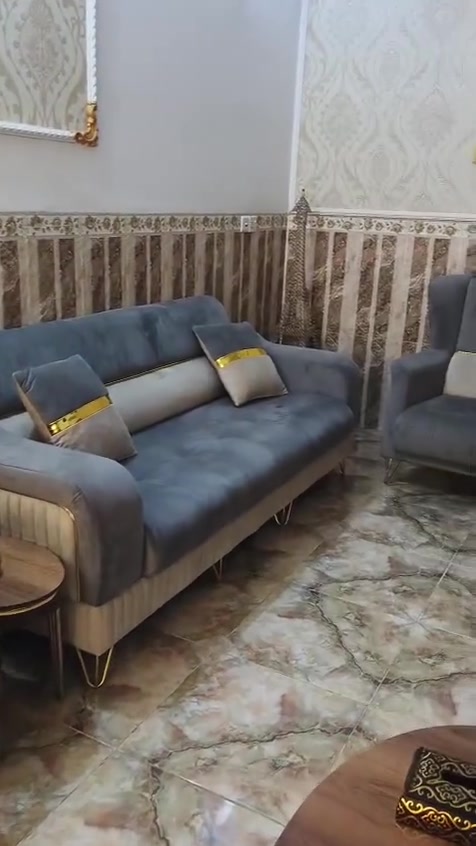 تخم حطاطه لبيع  نضيف اخو جديد ١٣ مقعد سعر مليون و٣٠٠ للإستفسار ع هذا رقم***********

