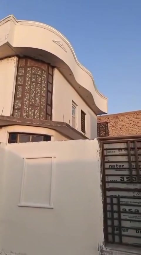 ٢. بيت للبيع في باب الهوى - بداية
شارع 30
٢ الموقع: باب الهوى، بداية شارع 30
طابقين
١ المساحة: 200 متر
تفاصيل العقار:
• 6 غرف نوم
• 3 هولات
• مطبخ
• صحيات
• درج داخلي
• درج خارجي
• كراج
• حديقة خلفية بمساحة 2 x 2 متر
السعر: 118 مليون دينار
قابل للتفاوض للجادين
ما للاستفسار والتواصل:
***********
مكتب عقارات الصفا
تشرفونا وتنورونا
