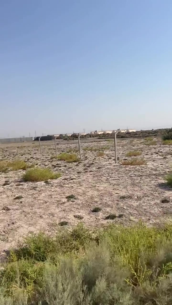 أبو غريب – الحمدانية بمساحة دونم وربع تتميز بموقعها الحيوي:
 • سند (25) رسمي.
 • ركن ومسيّجة بالكامل.
 • الواجهة: 62.5 متر.
 • النزال: 50 متر.
 • مخدومة بالكهرباء.

📍 الموقع: مقابل الملعب السباعي، وقريبة جداً من الشارع العام، ومحاطة بمنطقة سكنية نشطة تتوفر فيها الأسواق، المدارس، والخدمات.
للاستفسار يرجى التواصل على الرقم *********** #الجميع#عقارات_بغداد#استثمار#اكسبلور_فولو
