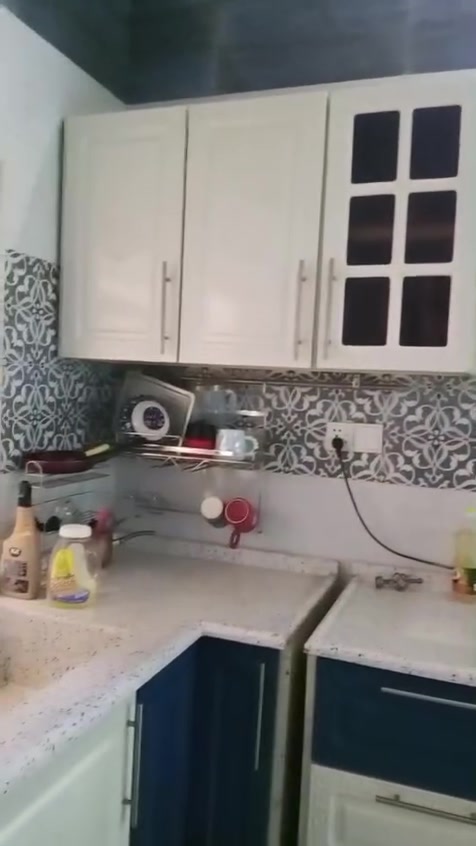 مرحبا كاونتر داخل المنيوم خارج MDF مع طباخ بلتن وفرن بلتن سطح الكاونتر والسنك مرمر السعر 800للتواصل فقط واتساب ***********
