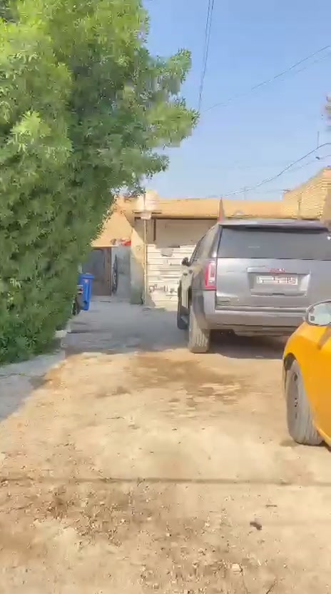 السلام عليكم عندي بيت بشارع فلسطين تجاوز البيت متكون من ٣غرف وحمام ومطبخ والاستقبال جبير والسعر كلش مناسب