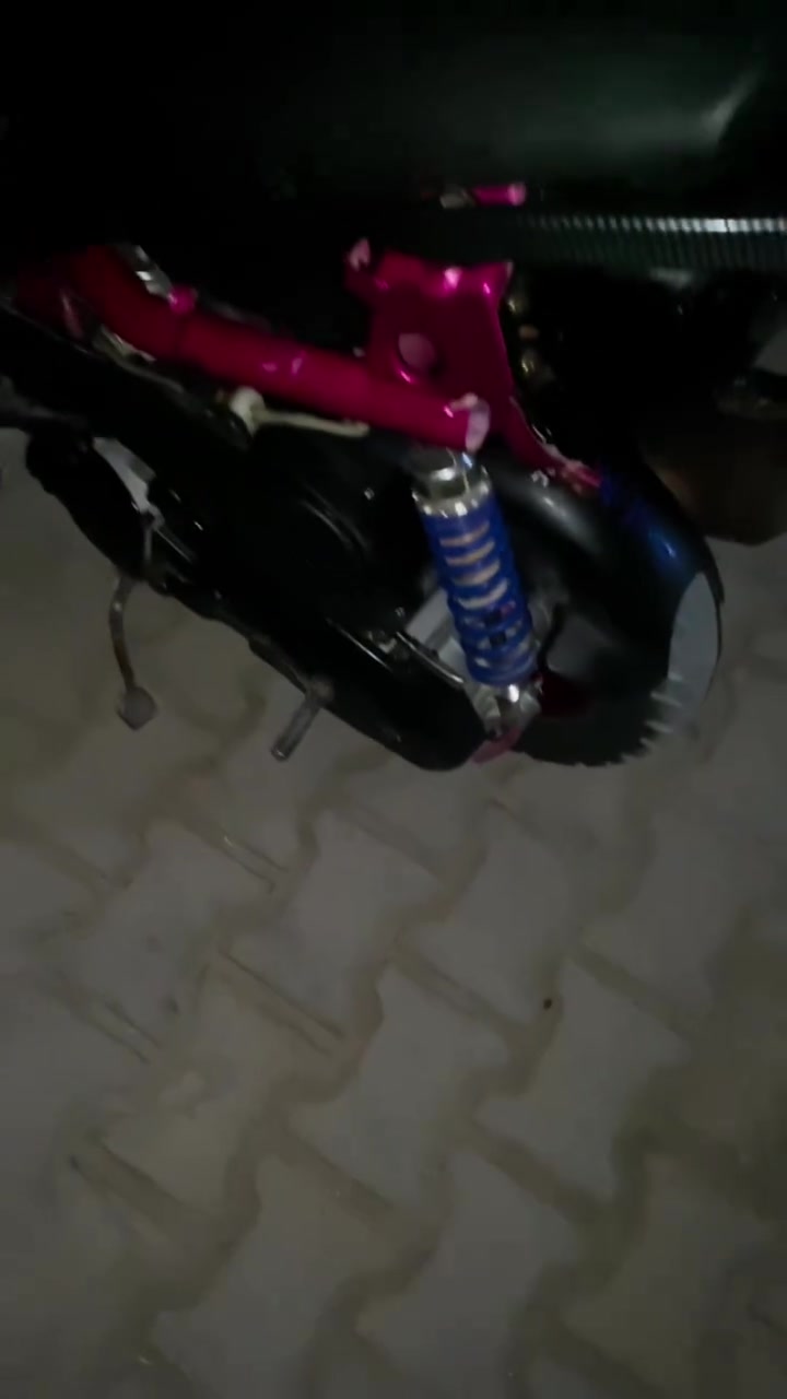 السلام عليكم دراجه ماكس عدله
للبيع دراجه مزوده حلوه ونضيفه 
مكينه مامفتوحه وناعمه مكفوله
شاصي وردي مكفول+وياله حمر مختمات +كزوز بلادي مختم 
قبق فلاوين وردي 
بجم احمر شيال بنفسجي ستان صفح بنفسجي دراجه حلوه ماناقصها شي 
السعر 500 العنون تنومه 
واتساب ***********
