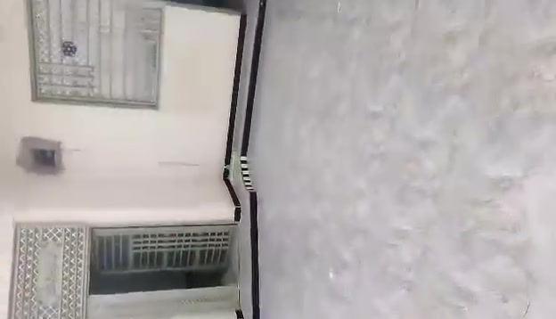 دار لبيع حي القصور مساحتة ٢٠٠ متر بناء سنة ٢٠٢٥ البيت كلة صب مسلح كامل الخدمات سعرها 85 وبي مجال اتصال ***********
