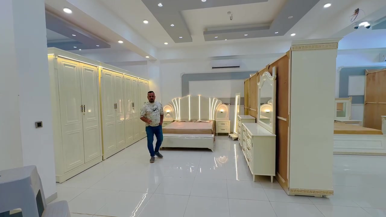 موديل  ياسمين  

السعر ٣ ملاين و٤٥٠ الف

يتكون من ١١ قطعه 

نجاره عراقيه من انتاج شركه الملكه اللاثاث ومفروشات 

ضمن وجبه الدرجه الاولى 

الون اوف وايت تطعيم ذهبي 

الكنتور ٦ باب طابقين 

عرض ٣٤٠سم ارتفاع ٢٦٠سم 

داخل صاج طبيعي ٤ ملم 

الوجه cnc ١٤ ملم 

الارضيه بلوك صاج ١٨ ملم 

ظهر جرجوبه شد براغي 

زاويه ملابس ملحق بارتفاع الكنتور عرض ١٢٠ سم 

الكنتور وزاويه ملابس ضلع واحد ٤٦٥ سم 

جربايه تصميم تركي كومديات مفصوله 

الكشن بلوك بورد ١٨ ملم ٦ ارجل

شازلون هديه + طابوريه 

مرايا قيافه  هديه 

ميز مرايا تصميم تركي يحتوي علي ٣ مجرات ودبل باب 

جزامه دبل باب + مجر 
كل مجرات هذا موديل سلايت سكك حديد 

خدمه نقل وشد مجانا الى جميع محافظات 

العنوان الانبار الرمادي زنكورهً مقابيل محطه الهدى مجاور لمركز شرطة زنگوره 
للحجز والاستفسار 

***********

***********
