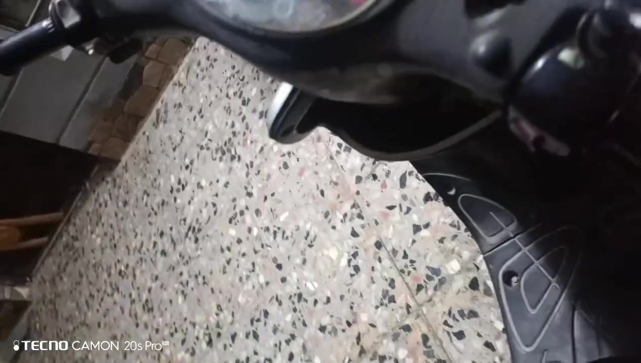 سلام عليكم ورحمة الله وبركاته
دراجه اكزز للبيع  كامله مكمله شوفت عينك مابيهه نقص غير الباتري شويه تعبان __ مكاني ( بابل ناحية المهناويه)_ رقمي (***********)_ السعر(500)_ قابل للتفاوض وكل الهلا 🤎

نص مكتوب في الصور:
- مشاعر الحماسة