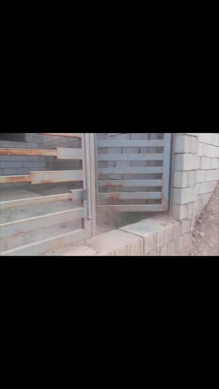 🔥🔥هيكل كامل للبيع
180  📐📐
📍📍طريق صناعه لاوله 
 📃📃 سمد 25بيت مرتب وشغل درجه ولاله من لساس لحد سكف يعجبك تشوفه روح عليه 
***********📞📞
