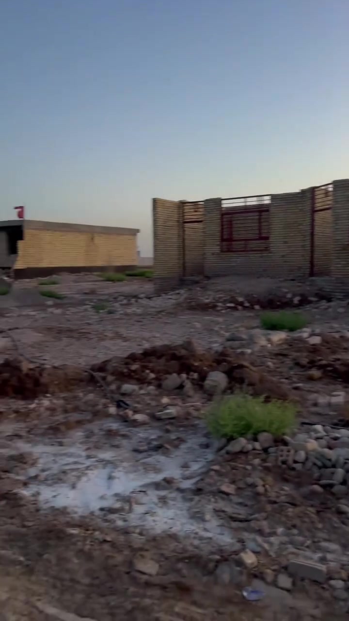 دونم طابو معا هيكل  زراعي سند٢٥ 
الوجه ٢٥ النزال ١٠٠
العنوان حي الحكيم مقابل سراميك مرمره 
يبعد على الشارع العام ٥٠٠ متر
السعر٥٥ قابل للتفاوض 
للاستفسار
***********
