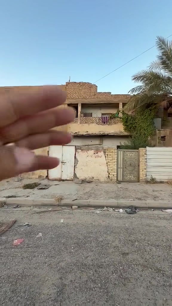 للبيع 120 متر واجه 10 متر زنجيل على شارعين على شارع عام مع تشجير ملاصق
قطع مميز جدا

طابوو صرف

سعر مناسب جدا

عنوان الدار بغداد الكرخ الثانية الشرطة الخامسة

***********
