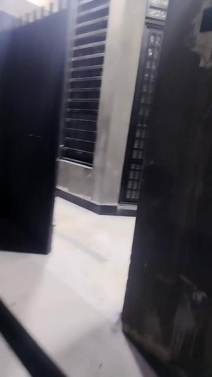 بيت للإيجار • حي الجامعة • فاضي