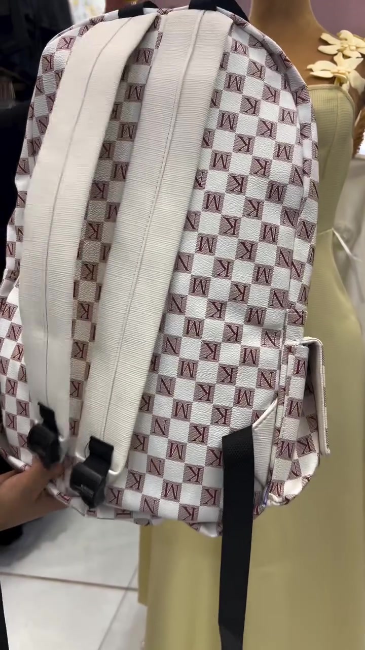 حقيبه مدرسي بناتي❤️
السعر 15.000 فقط❤️

✨ سُكرة للأزياء النسائية (لكِ سيدتي)
👗 أناقة + نعومة + ذوق خاص
🧣 جمالكِ يبدأ من سُكرة
📍 العراق بابل المسيب 
📞 ***********
