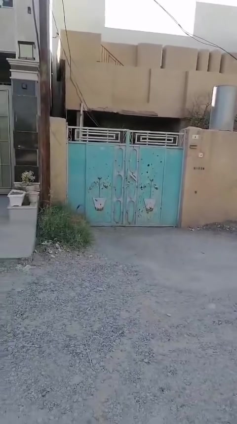 العرموشية
بيت 300 م للبيع 
واجهه 15م نزال 20 م
بناء قديم صاير T
 شارع 6 مطل على شارع 10 م 
للاستفسار ***********

