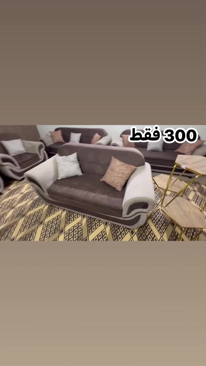 تخم قنفات 10 مقاعد جدا ثكيل ونضيف
سعره 300 الف مع طبلات 3هديه 
الدوره ***********

