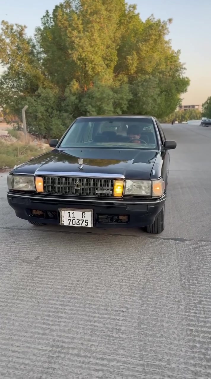 السلام عليكم سيدان 88 رقم بغداد انكليزي مداور ثاني يوم اللون أسود السياره مابيها ضربه بس بل جاملغ الخلفي صوب اليمنه تبريد شغال منضومه جديده يرادلها ترتيب السياره بس دشبولها تعبان وغراض جنطه مابيها وحداديتها 70 بل 100 والبدي شوفت عينك مكان السياره بل نجف 
*********** ما متواجد عل فيس وبي واتساب الرقم

