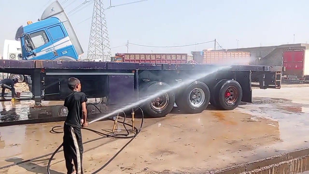 السلام عليكم عربانه بلوم للبيع طول 12 ونص شاصي 16 كفاله عامه دناكير واحد 14 واثنين 13  مكان واسط كوت رقم الهاتف *********** /*********** سعر 75 ويا مجال

