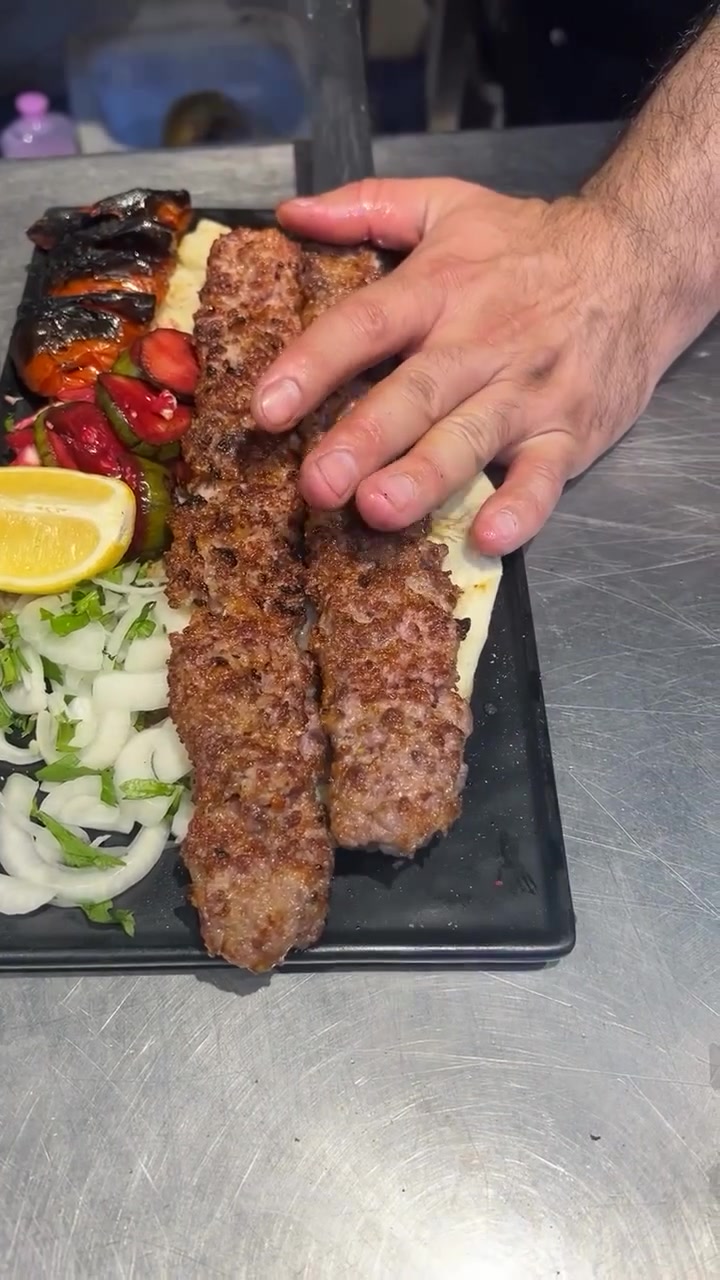 ‏🔥🥓😻 محبين الكباب باللحم العراقي الخالص ، يتقدم الكم بأفضل نكهة واجمل ترتيب . 😍
‏والاسعار تناسب الجميع ، وشرط اللحم عراقي 100% 
‏متواجدين من 7 ص الى 1 بعد منتصف الليل  مع توفر خدمة التوصيل داخل السيدية مجاني ، ويوجود توصيل لكافة المناطق في بغداد  / للاتصال والاستفسار على الرقم التالي .
‏*********** 📲
‏العنوان / السيدية - شارع العلوة - مجاور الضريبة .
‏
